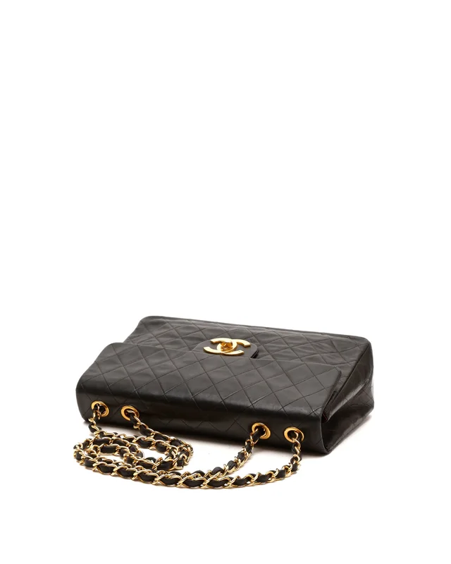 Chanel Classic Maxi Single Flap Bag in Lambskin from A Retro Tale, photo 4 of 10