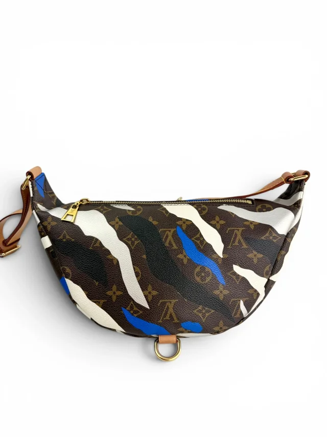 Louis Vuitton Limited Edition Monogram x League of Legends Bumbag in Coated canvas from Season 2 Consign, photo 2 of 4