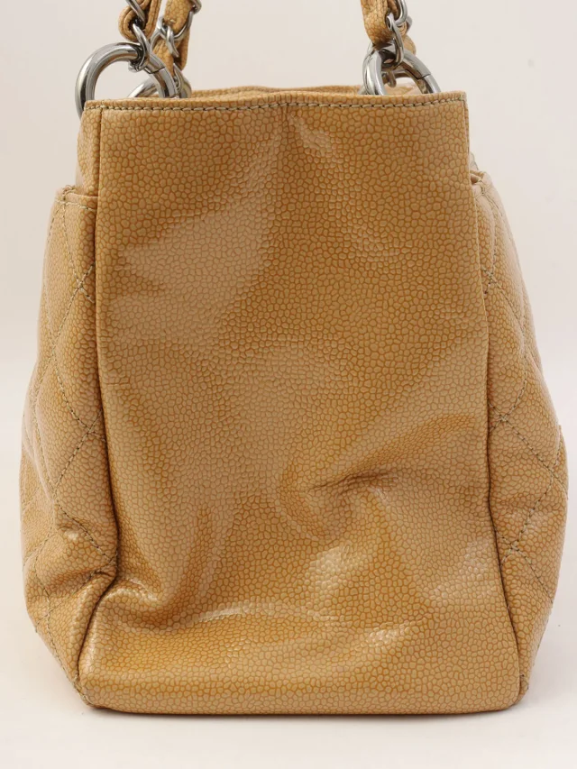 Chanel Caviar Skin 2.55 Chain Tote Bag, Beige, circa 2005 in Beige Caviar leather from VINTAGE QOO TOKYO, photo 4 of 16