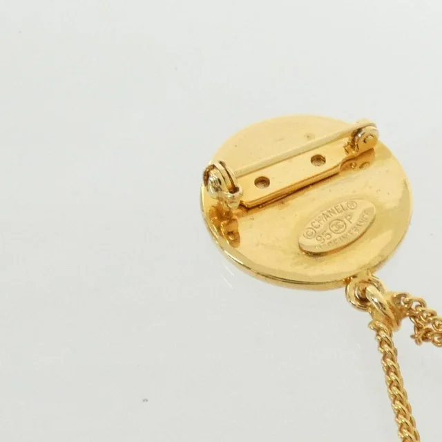 Chanel Vintage Brooch in Gold Brass from LuxUness, photo 5 of 5