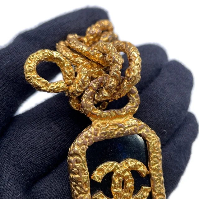 Chanel CC Logo Lava Motif Bracelet Gold Metal in Gold from GALLERY RARE, photo 6 of 11