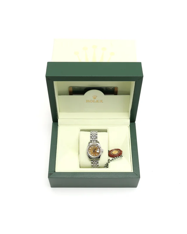Rolex Lady-Datejust 26mm Mother-of-Pearl Full Set 2008 Watch from A Retro Tale, photo 2 of 2