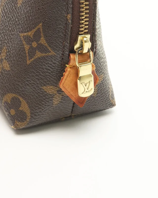 Louis Vuitton Monogram Cosmetic Pouch in Coated canvas from A Retro Tale, photo 7 of 9