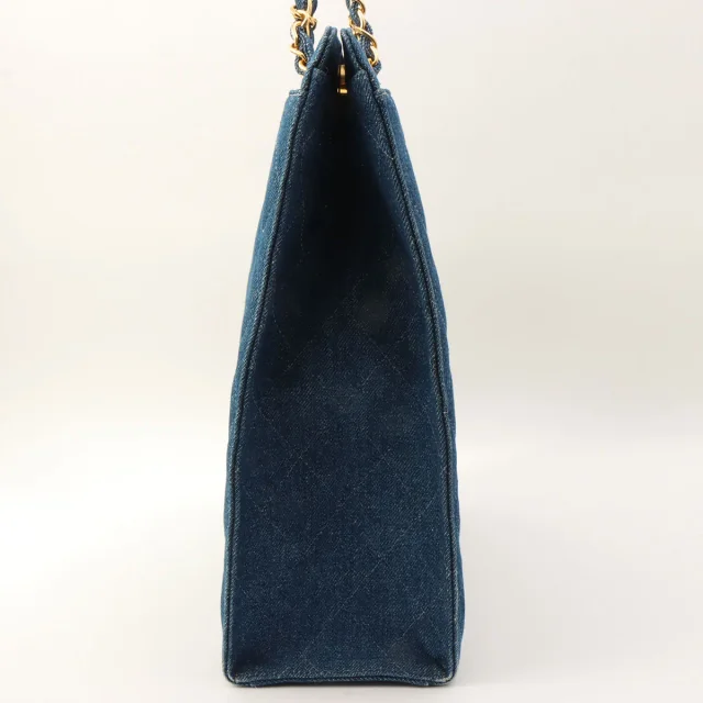 Chanel Indigo Denim Matelassé Stitch CC Turn-Lock Chain Handbag, Circa 1998 in Denim from VINTAGE QOO TOKYO, photo 4 of 18