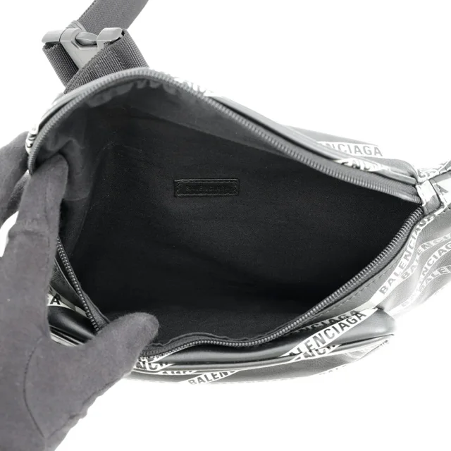 Balenciaga Explorer Waist Bag Black529550OXT251073 Leather in Leather from GALLERY RARE, photo 6 of 17