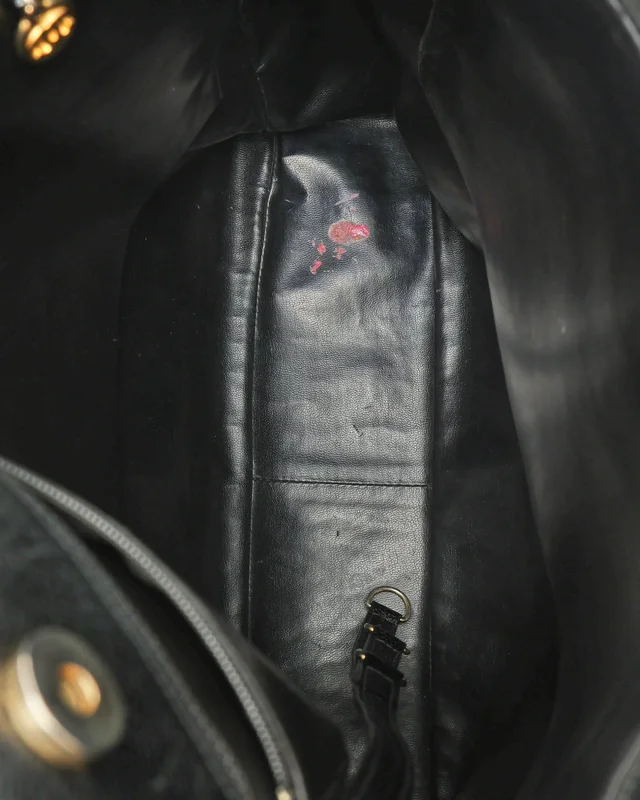 Chanel CC Caviar Tote Bag in Caviar leather from A Retro Tale, photo 9 of 10