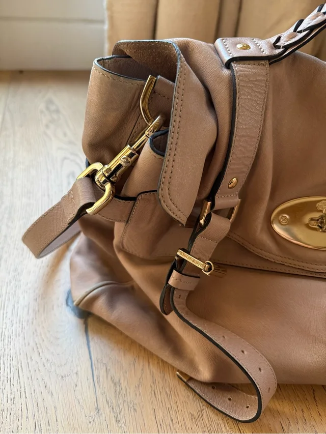 Mulberry Soft Leather Tote In Blush Taupe With Gold Hardware in Taupe Leather from Poshmark, photo 6 of 15