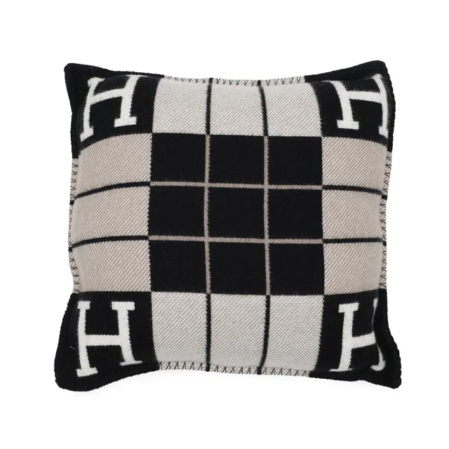 Hermès Avalon III Cushion Ecru・Noir Wool90% Cashmere10% Size PM in Black from GALLERY RARE, photo 3 of 7