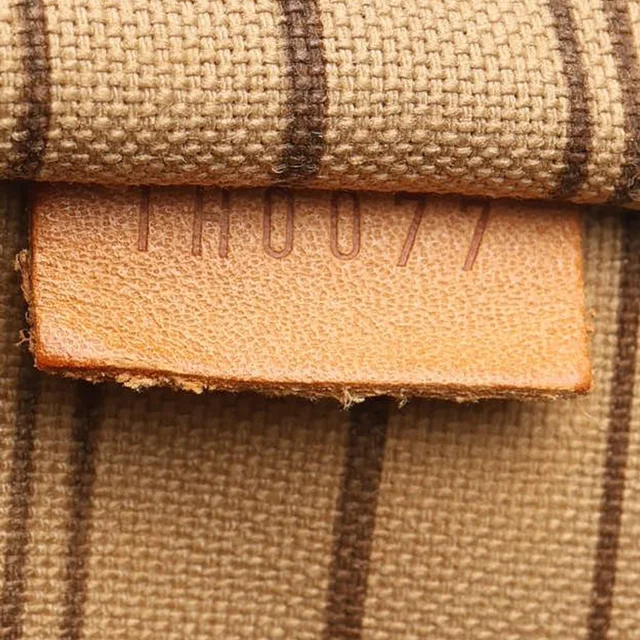 Louis Vuitton Monogram Neverfull GM Tote Bag in Coated canvas from A Retro Tale, photo 9 of 10