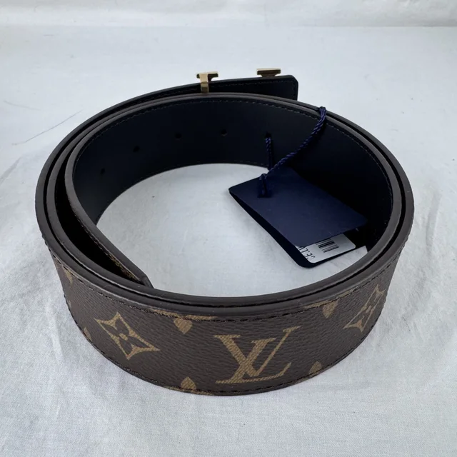 LV Initiales 40mm Reversible Belt in Calfskin leather, coated canvas, Metal from Reowned, photo 5 of 5
