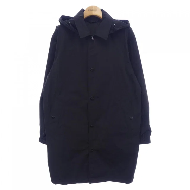 Burberry Trench Coat from LuxUness