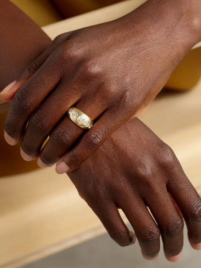 JACQUIE AICHE Dome 14-karat gold diamond ring in Metallic, photo 2 of 2 from NET-A-PORTER (Canada)