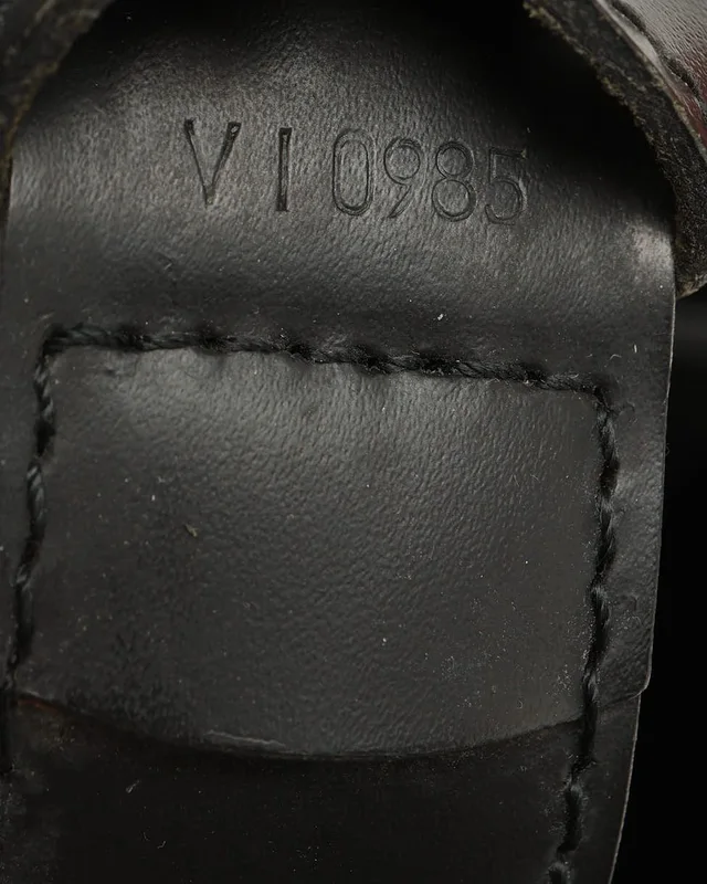 Louis Vuitton Epi Sac D'épaule PM Bag in Leather from A Retro Tale, photo 7 of 8