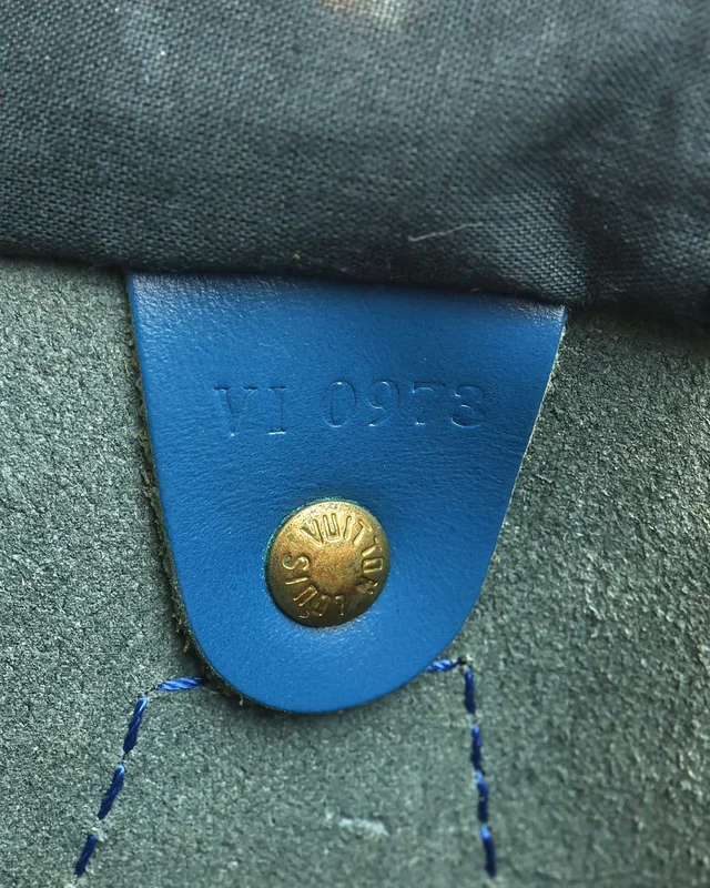 Louis Vuitton Epi Speedy 30 Bag in Suede from A Retro Tale, photo 8 of 9