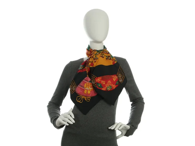 Hermès Kimonos en Inros Silk Scarf 90cm in Silk from Ann's Fabulous Finds, photo 6 of 6