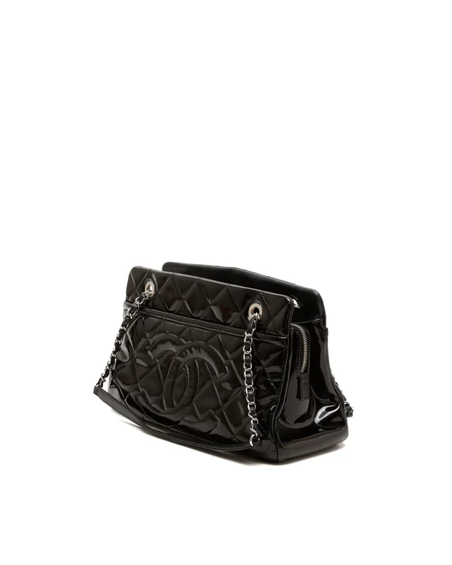 Chanel CC Patent Chain Tote Bag in Patent leather from A Retro Tale, photo 2 of 8