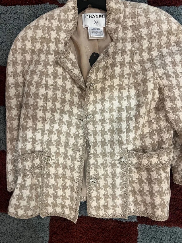 Chanel 2008 spring jacket in Tweed from Luxury Promise