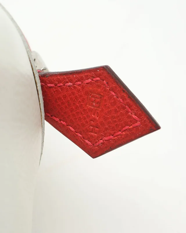 Hermès Epsom Bi-Color Plume 28 Tote Bag in Epsom leather from A Retro Tale, photo 8 of 9