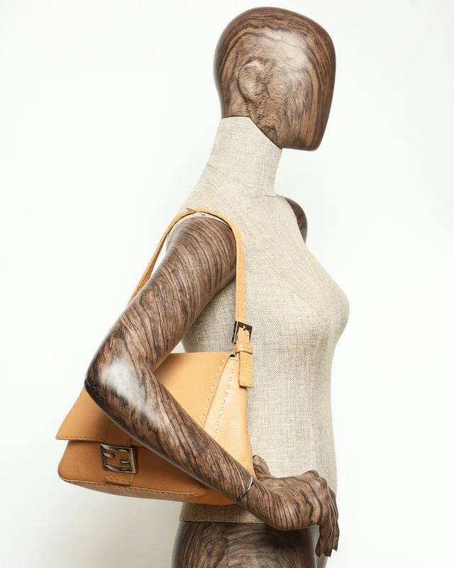 Fendi Selleria Mamma Bag in Caviar leather from A Retro Tale, photo 13 of 13