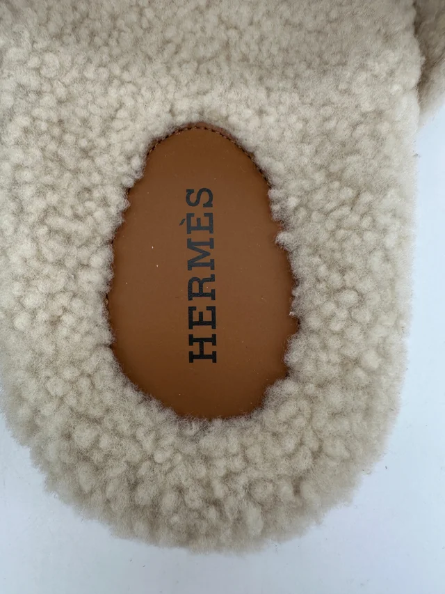 Hermès Chypre Teddy Gold in Gold from Luxury Promise, photo 2 of 2