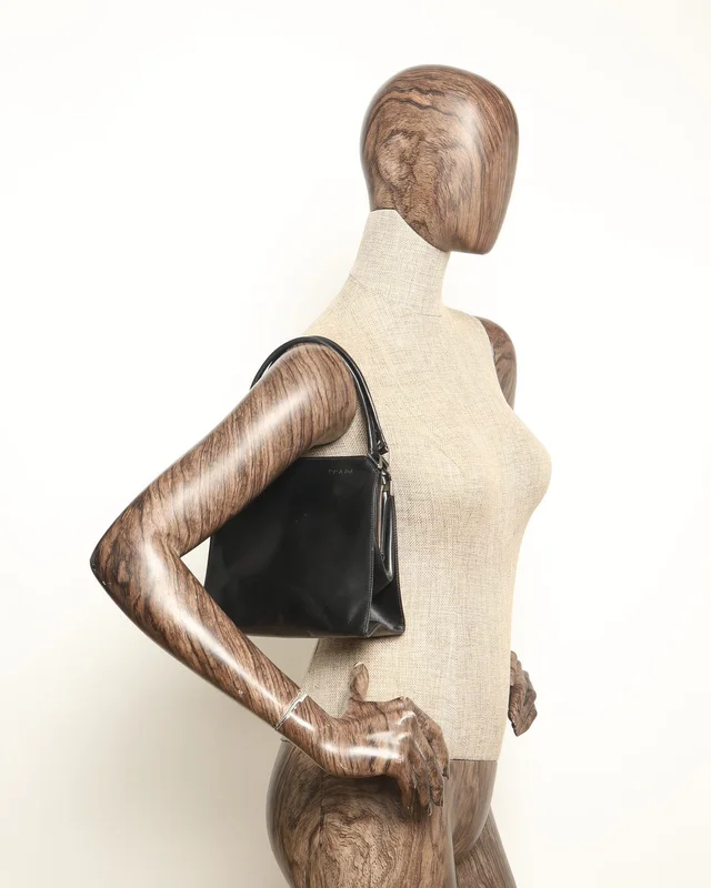 Prada Vintage Vitello Chic Handbag in Leather from A Retro Tale, photo 9 of 9