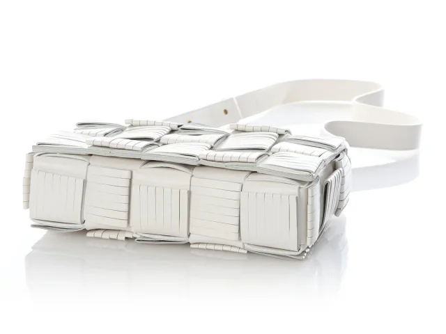 Bottega Veneta Maxi White Fringed Intrecciato Nappa Cassette Bag in White Nappa leather from Ann's Fabulous Finds, photo 6 of 9