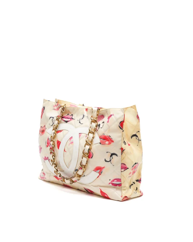 Chanel Quilted CC Lips Tote Bag in Canvas from A Retro Tale, photo 2 of 13