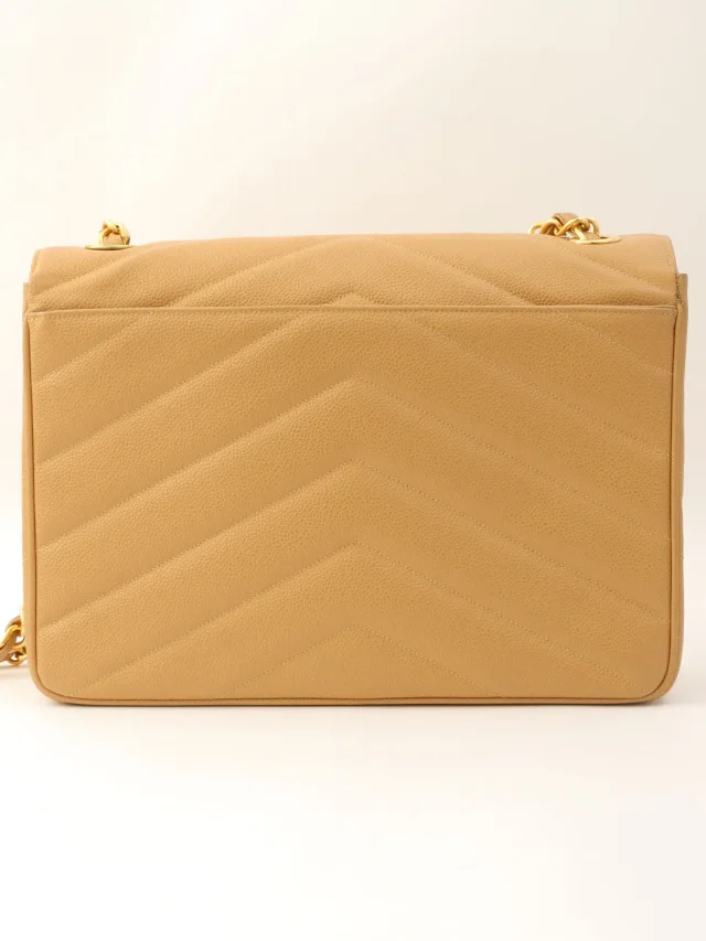Chanel 2005-era caviar skin V-stitch CC turn-lock chain bag, beige in Beige Caviar leather from VINTAGE QOO TOKYO, photo 2 of 14