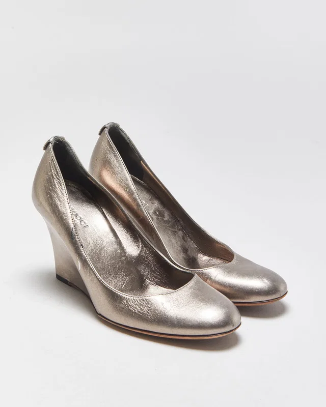 Vintage 2000s Gucci Bronze Metallic Wedge Heels - UK5 from Rokit Vintage