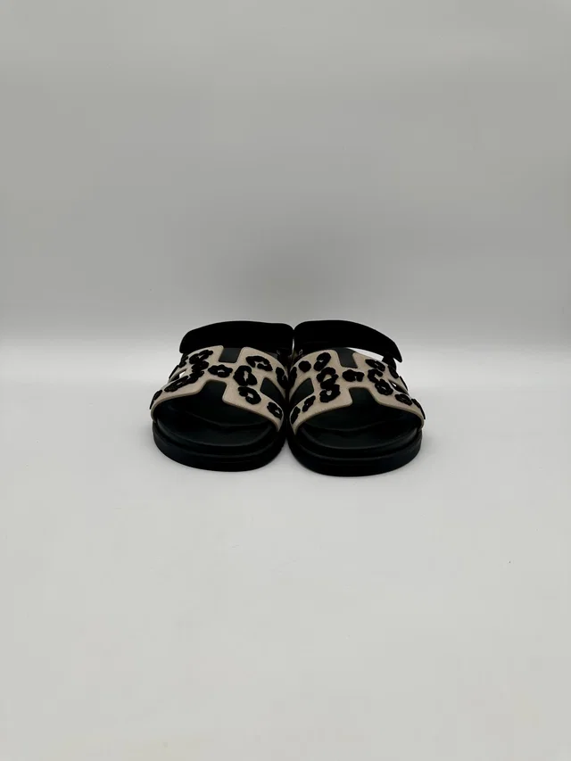 Hermès Chypre Sandal Beige Esquisse/Noir in Black from Luxury Promise