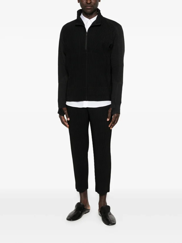 Homme Plissé Issey Miyake monthly colors march top, photo 2 of 2 from FARFETCH