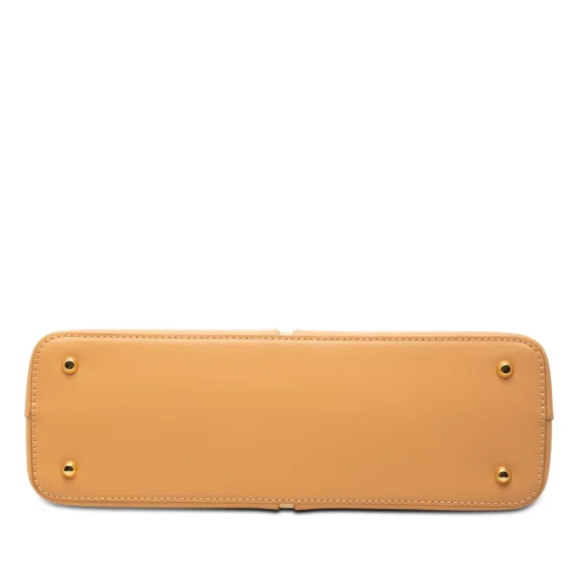 Beige Burberry Leather Shoulder Bag in Beige Leather from Designer Revival, photo 3 of 6