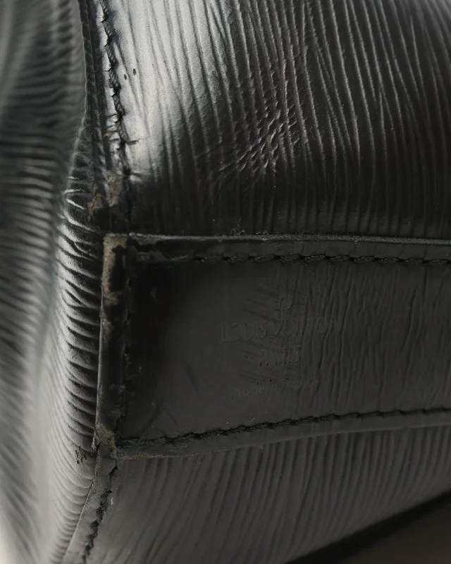 Louis Vuitton Epi Sac d'Epaule GM Shoulder Bag from A Retro Tale, photo 9 of 11