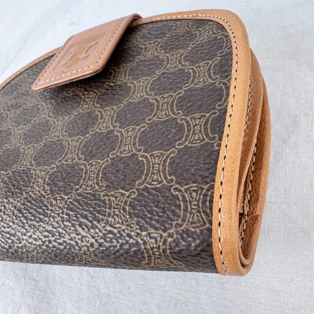 Celine Vintage Macadam Bifold Small Wallet in Calfskin leather, coated canvas, Leather from Reowned, photo 3 of 4