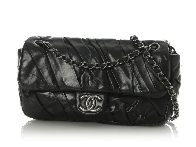 Chanel Glazed Calfskin Twisted Flap in Black Calfskin from Ann's Fabulous Finds, photo 3 of 10