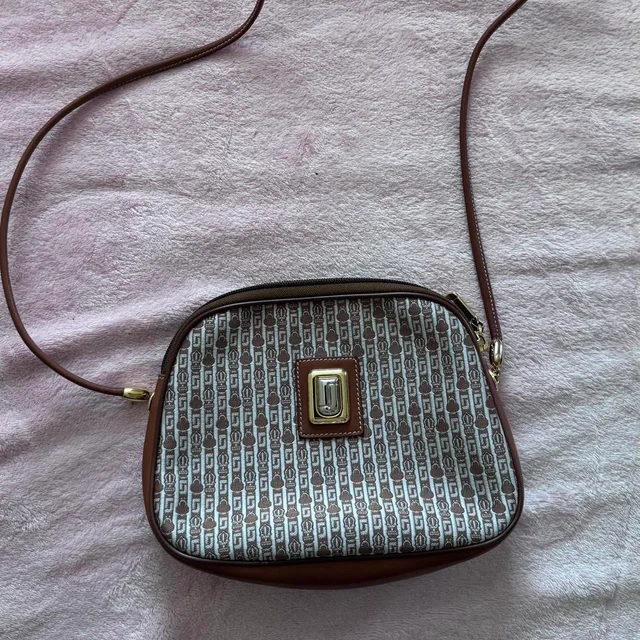 Judith Leiber Women's Crossbody bags - Brown/Tan in neutral|red|brown from Depop, photo 3 of 5