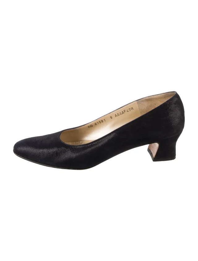Ferragamo heels in blue Suede from The RealReal