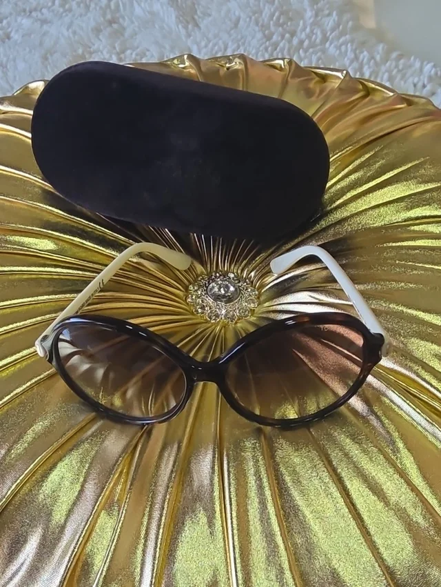 Tom Ford Women’s Two-Tone Brown Gradient Sunglasses in brown|white|red from Poshmark, photo 1 of 1