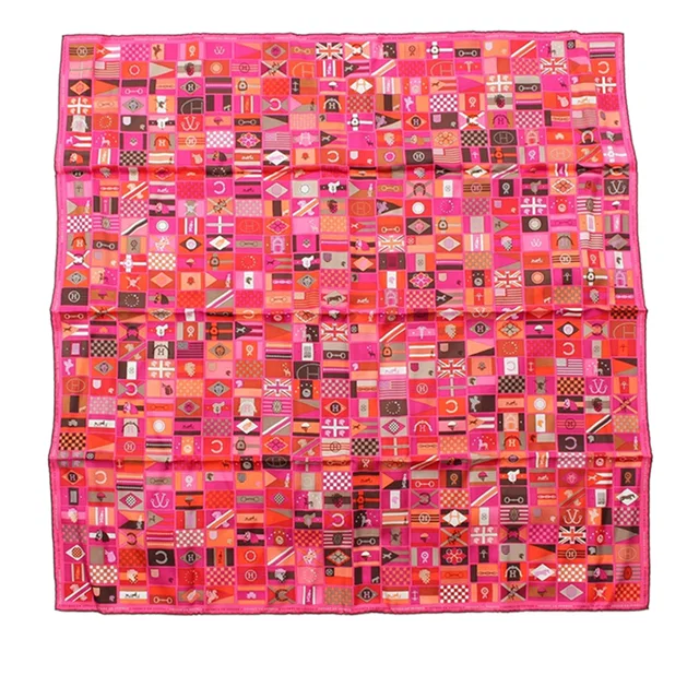 Pink Hermès En Voyage Silk Scarf 90 Scarves in Pink Silk from Designer Revival