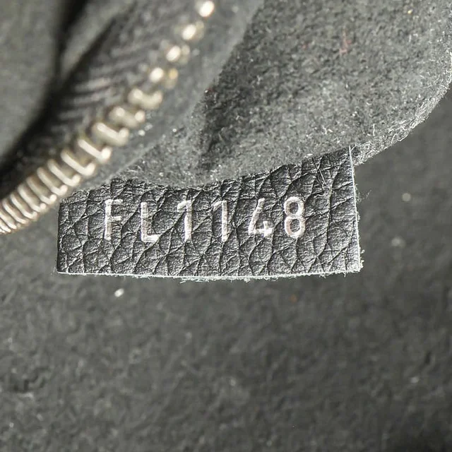 Louis Vuitton Lockme Tote Bag in Leather from A Retro Tale, photo 8 of 9
