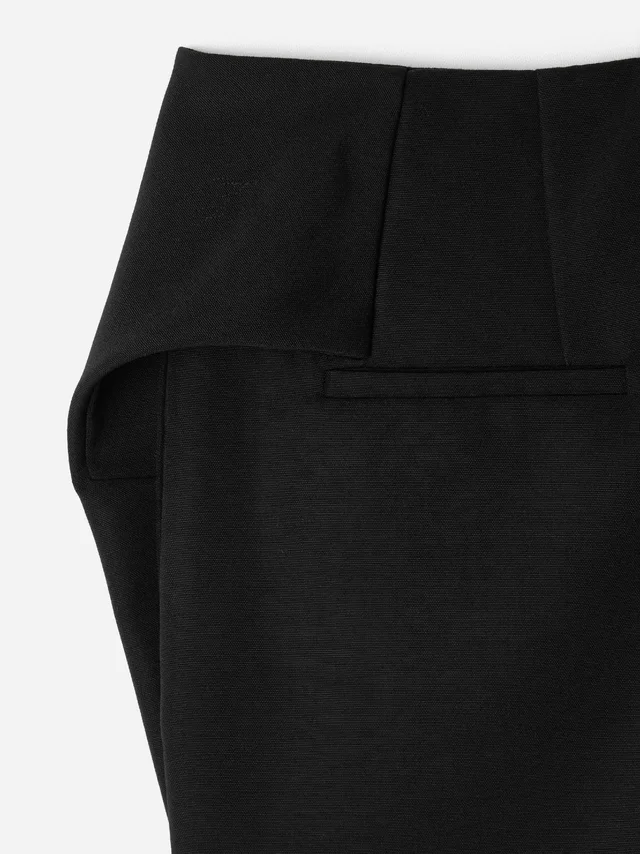 Jacquemus Le Short Cubisto Bermuda Shorts, photo 2 of 6 from SENSER