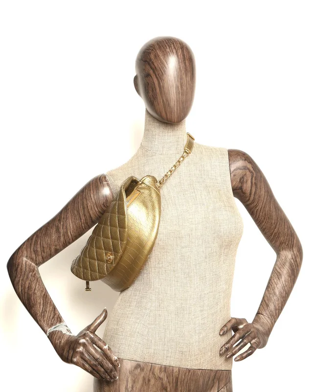 Chanel Métiers D’Art 2019 Easy Trip Waist Belt Bag in Crocodile from A Retro Tale, photo 8 of 8
