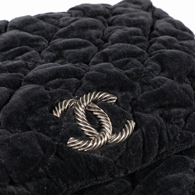 Chanel Black Moscou Bubble Quilt Bag in Black Velvet from Labellov, photo 6 of 8