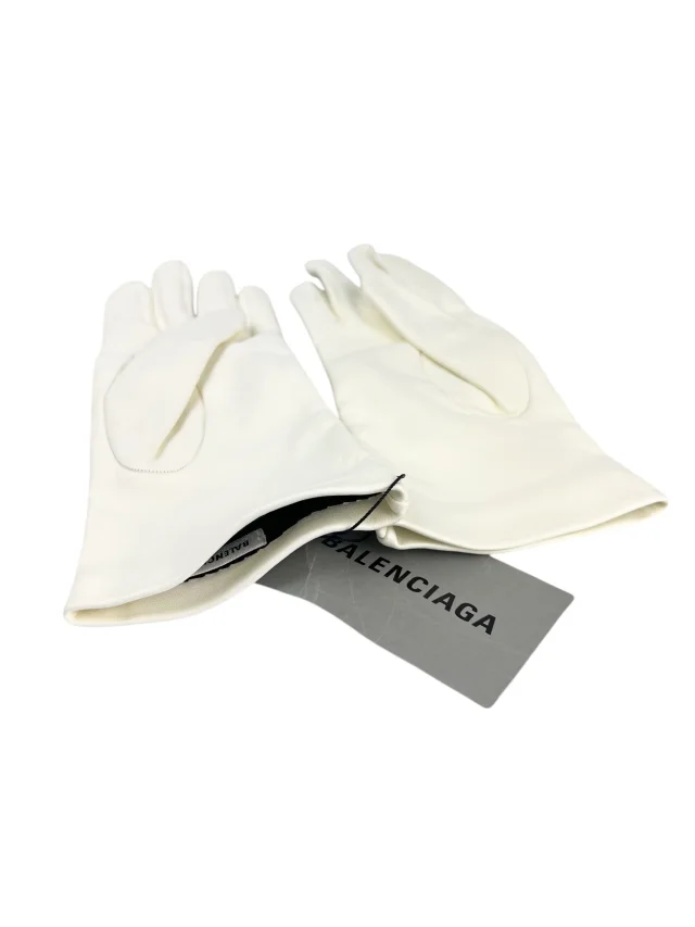 Balenciaga Giant BB Metal Logo Gloves in White Lambskin from Season 2 Consign, photo 2 of 6
