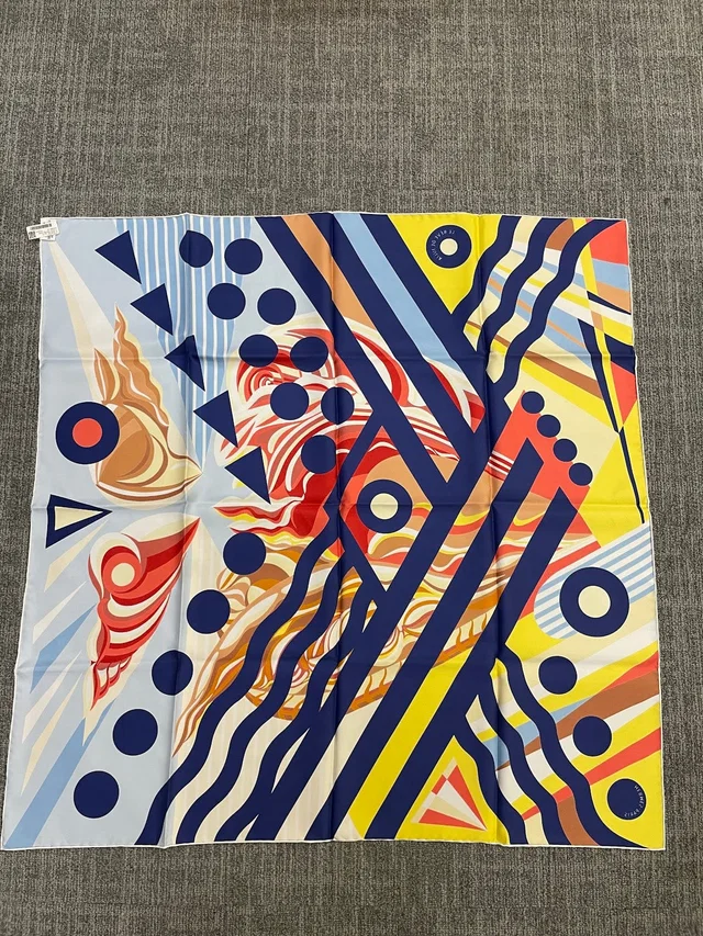 Hermès 90* Silk Scarf in Silk from Luxury Promise