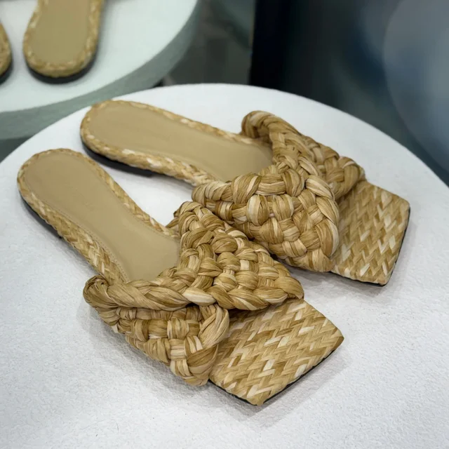 Bottega Veneta Intreccio Raffia Stretch Sandal - Macadamia Size 40 in Raffia from Revivre Luxury Consignment