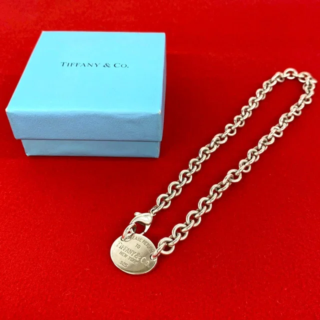 Vintage Return to Tiffany Oval Necklace 925 Sterling Silver in Silver from The Reluxe