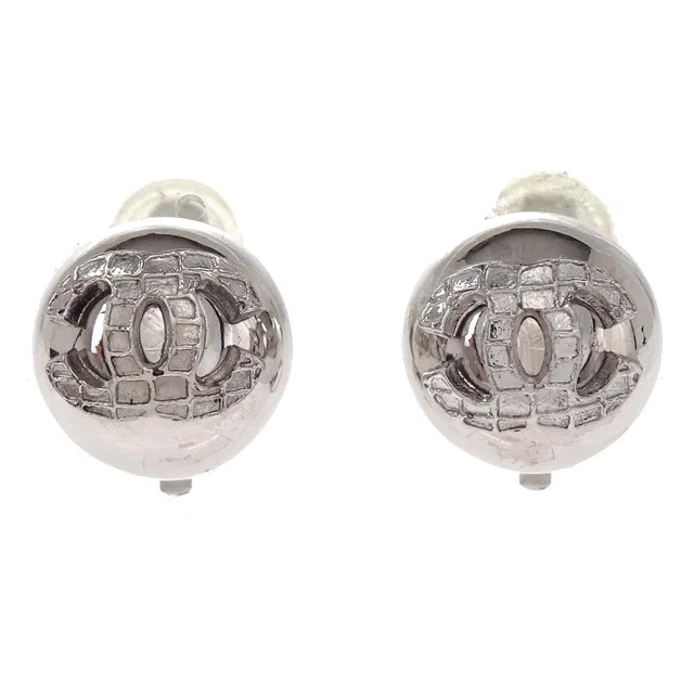 Chanel Button Clip-On Earrings Silver 00A in Silver from AMORE Vintage Tokyo