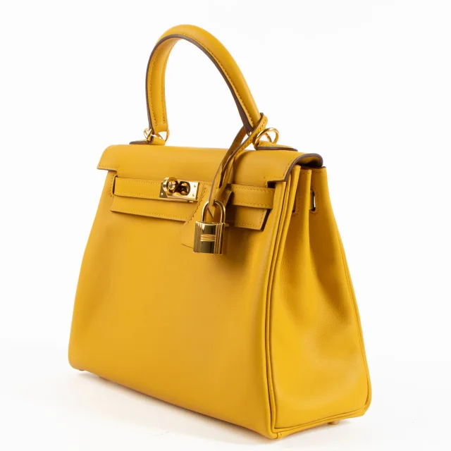 Hermès Kelly 25 Jaune Ambre Swift GHW in Yellow Swift leather from Labellov, photo 3 of 15
