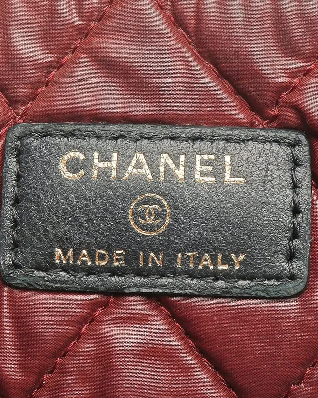Chanel O-Case Clutch Bag in Leather from A Retro Tale, photo 7 of 9